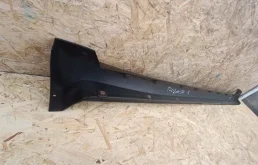 Накладка порога правая для Toyota Land Cruiser 2008 года на фотографиях