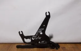 Петля капота правая для BMW X5 на фотографиях