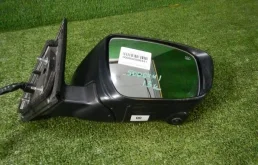 Стекла и зеркала для Nissan X-Trail 2021 года на фотографиях