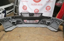 Бампер передний для Volkswagen Jetta 2009 года на фотографиях