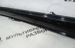 Накладка порога левая для Toyota Land Cruiser 2008 года на фотографиях