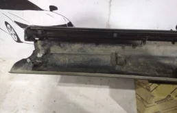 Накладка двери багажника для Toyota RAV4 2013 года на фотографиях