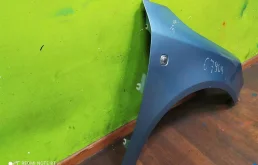 Крыло правое для Skoda Fabia 2011 года на фотографиях