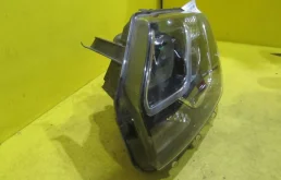 Фара ксенон левая для Renault Duster 2015 года на фотографиях