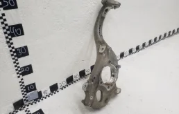 Кулак поворотный правый для Porsche Macan на фотографиях