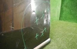 Дверь передняя правая для Volkswagen Passat 2011 года на фотографиях