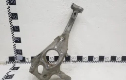 Кулак поворотный правый для Porsche Macan на фотографиях