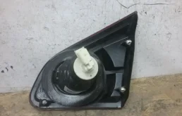 Фонарь внутренний левый для Nissan Qashqai 2010 года на фотографиях