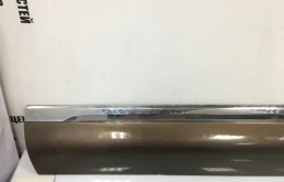 Накладка двери багажника для Volkswagen Touareg 2010 года на фотографиях