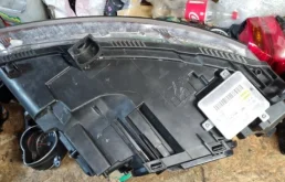 Фара левая для Audi A6 2008 года на фотографиях