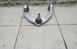 Рычаг передний правый верхний для Mercedes-Benz GL class на фотографиях