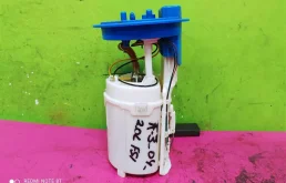 Топливный насос для Volkswagen Passat 2009 года на фотографиях