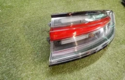 Фонарь внешний правый для Porsche Macan 2018 года на фотографиях