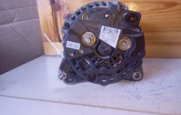 Генератор для Skoda Octavia 2009 года на фотографиях