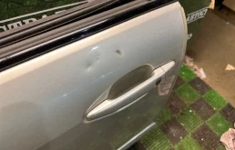 Дверь передняя левая для Lexus RX 2006 года на фотографиях