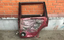 Дверь задняя правая для Subaru Forester 2012 года на фотографиях