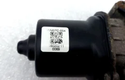 Мотор стеклоочистителя для Nissan Qashqai 2018 года на фотографиях