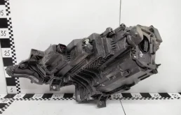 Фара ксенон левая для Audi Q8 на фотографиях