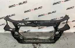 Панель радиатора (телевизор) для Audi A4 2006 года на фотографиях