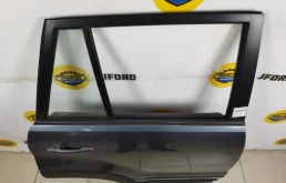 Дверь задняя правая для Suzuki Grand Vitara 2007 года на фотографиях