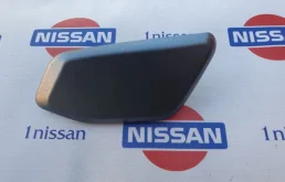 Крышка форсунки фароомывателя левая для Nissan X-Trail 2018 года на фотографиях