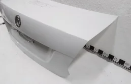 Дверь багажника для Volkswagen Polo 2011 года на фотографиях