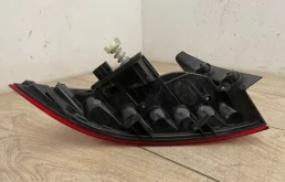 Фонарь внешний правый для Volkswagen Passat 2017 года на фотографиях