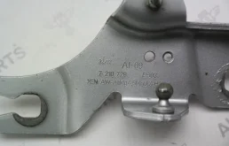 Петля капота правая для BMW X3 2015 года на фотографиях