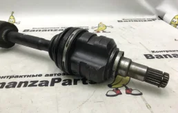 Привод передний правый для Toyota Avensis 2004 года на фотографиях