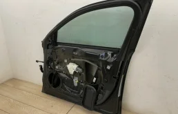 Дверь передняя правая для Audi A6 2012 года на фотографиях