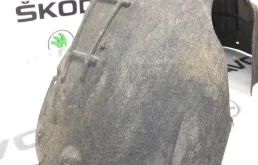 Подкрылок передний левый для Skoda Octavia 2010 года на фотографиях