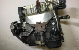 Двигатель без навесного для Opel Astra 1996 года на фотографиях