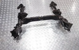 Подрамник двигателя для Audi A6 2018 года на фотографиях