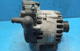 Генератор для Nissan X-Trail 2018 года на фотографиях