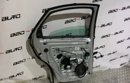 Дверь задняя левая для Volvo S40 2012 года на фотографиях