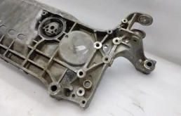 Подрамник двигателя для Volkswagen Tiguan 2015 года на фотографиях