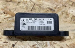 Датчик углового ускорения ESP для Mercedes-Benz C class 2010 года на фотографиях