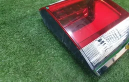 Фонарь внутренний левый для Toyota Land Cruiser 2021 года на фотографиях