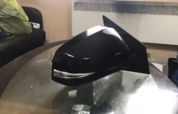 Зеркало боковое правое для Toyota RAV4 2014 года на фотографиях