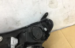 Фара ксенон левая для Toyota RAV4 2018 года на фотографиях