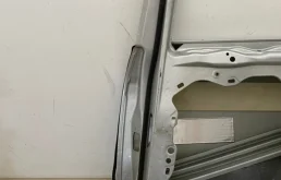 Дверь задняя правая для Volkswagen Touareg 2015 года на фотографиях