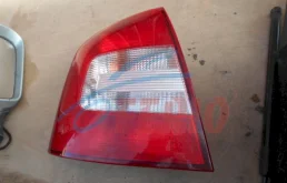 Фонарь левый для Skoda Octavia 2009 года на фотографиях