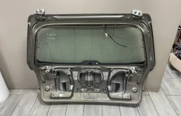 Крышка багажника для Audi A4 2005 года на фотографиях