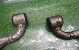 Рычаг передний правый верхний для Mercedes-Benz M class 2005 года на фотографиях