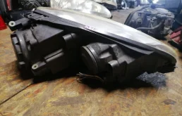 Фара левая для Volkswagen Jetta 2009 года на фотографиях