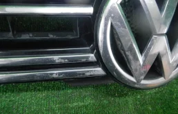 Решетка переднего бампера для Volkswagen Tiguan 2017 года на фотографиях