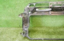 Панель радиатора (телевизор) для Porsche Panamera на фотографиях