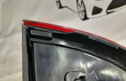 Фонарь правый для Toyota Land Cruiser 2008 года на фотографиях