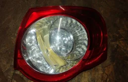 Фонарь внешний правый для Volkswagen Passat 2010 года на фотографиях