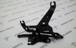 Петля капота левая для BMW X5 на фотографиях